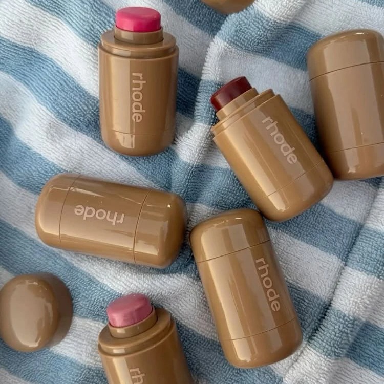 Luxe Merk Pocket Blush Crème R - Luxury Skincare And Makeup Brands recensie en prijs